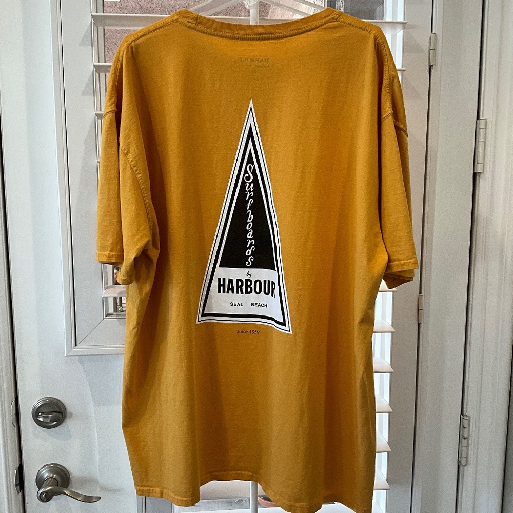 HARBOR SURFBOARDS SEAL BEACH SHORT SLEEVE TEE, MENS XXL, GOLDEN YELLOW BROWN